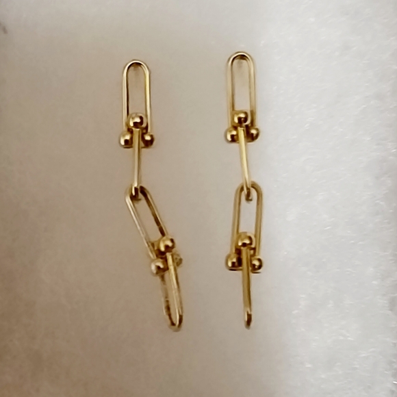 Solid 18k Earring Stamps 750. - Picture 3 of 8